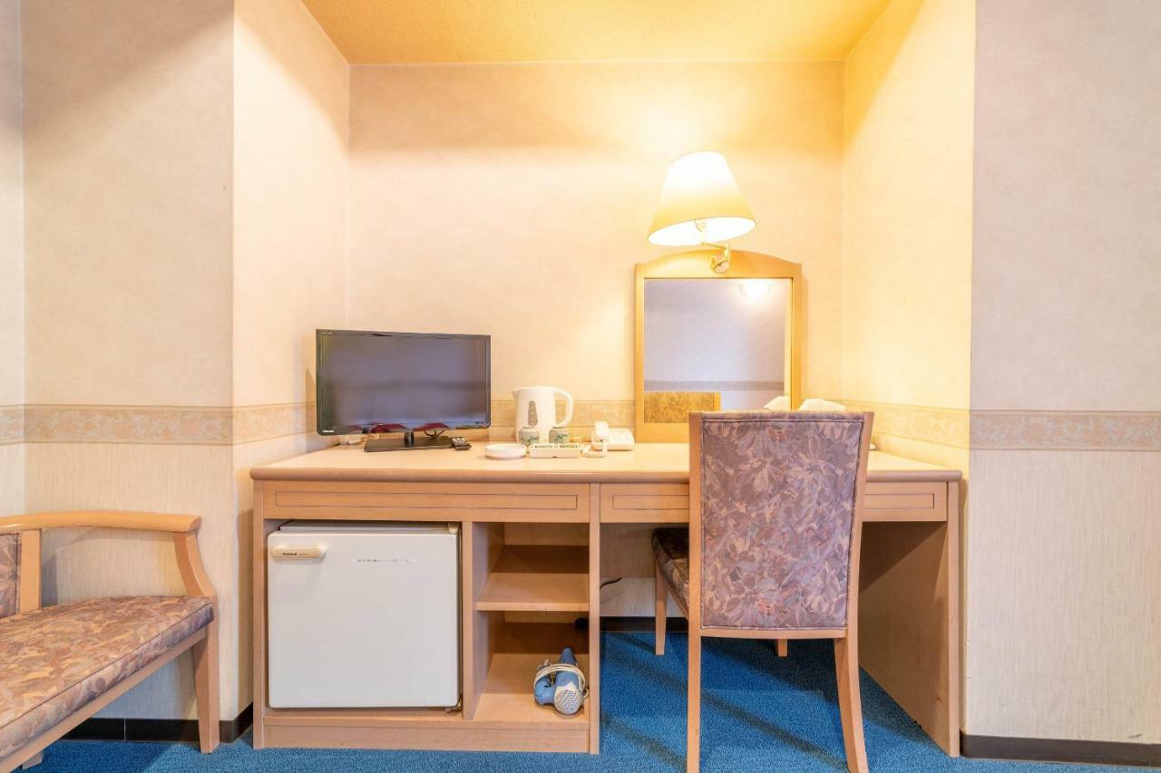 Oyo Business Hotel Nishiura Yokkaichi Dış mekan fotoğraf