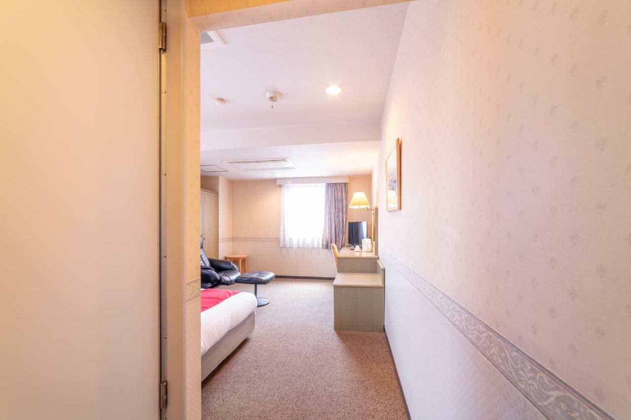 Oyo Business Hotel Nishiura Yokkaichi Dış mekan fotoğraf